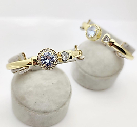 Yuvarlak ve Kalp Taş Detaylı Altın Kaplama Kelepçe