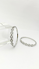 Gümüş Renkli Taşlı Zincir Motifli Kelepçe